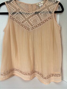 Lulu's Peach Crochet Yoke Sleeveless Camisole